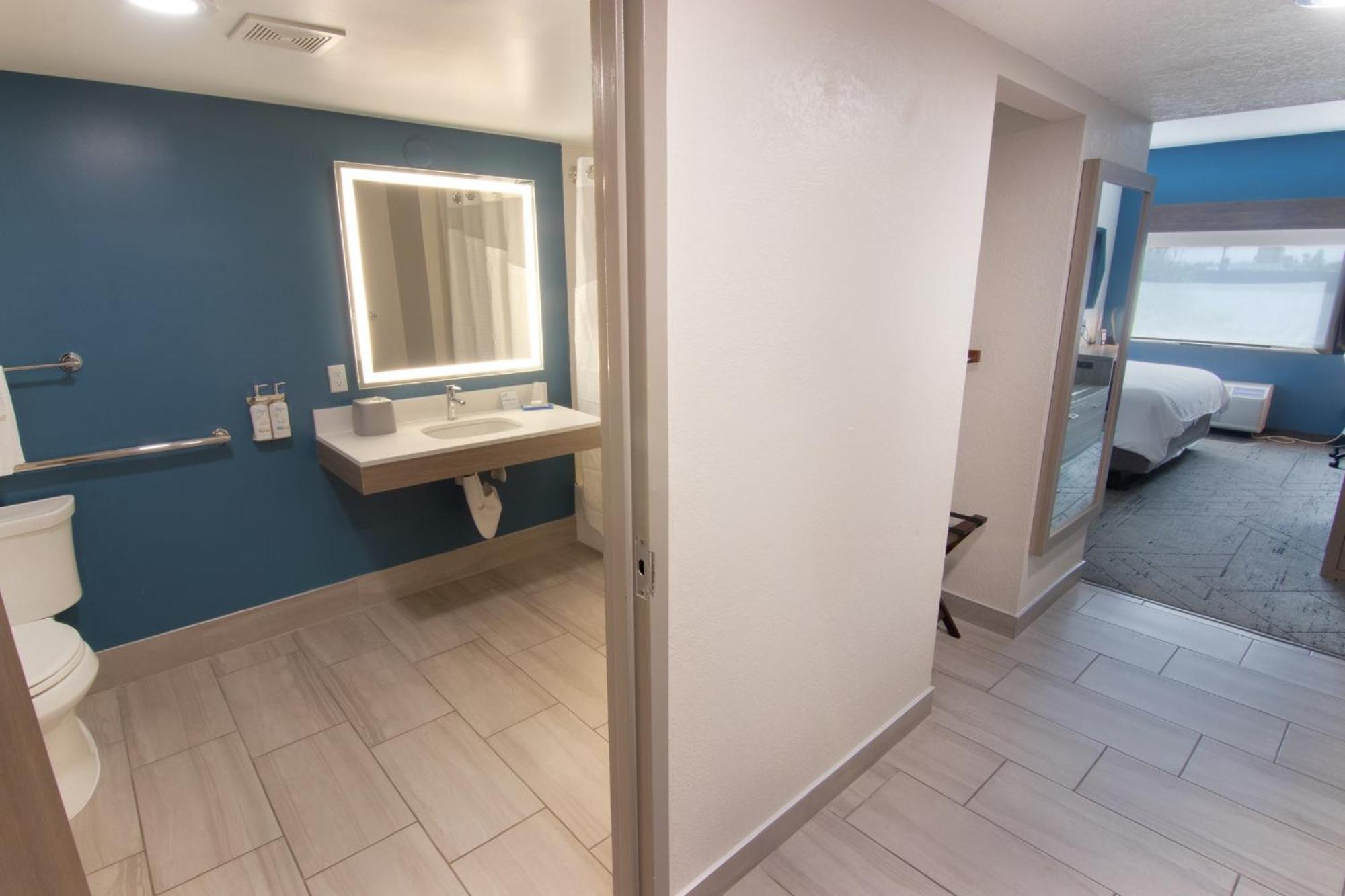 Holiday Inn Express And Suites Fort Lauderdale Airport West By Ihg Davie Exterior photo