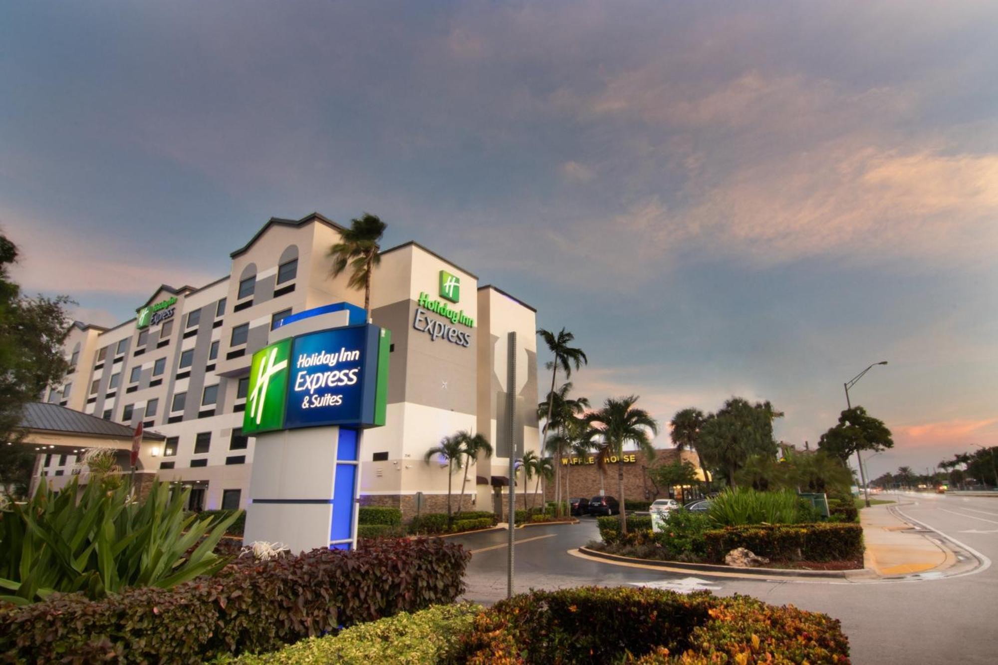 Holiday Inn Express And Suites Fort Lauderdale Airport West By Ihg Davie Exterior photo