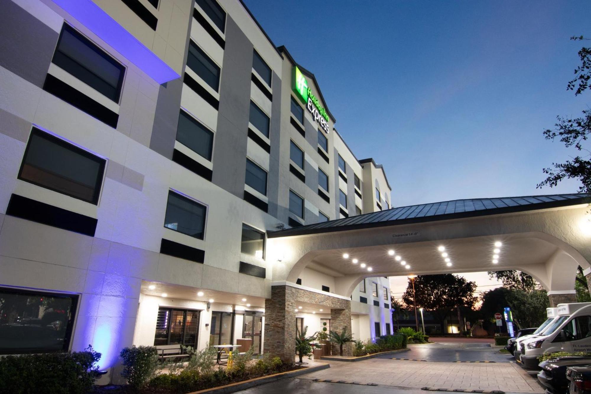 Holiday Inn Express And Suites Fort Lauderdale Airport West By Ihg Davie Exterior photo