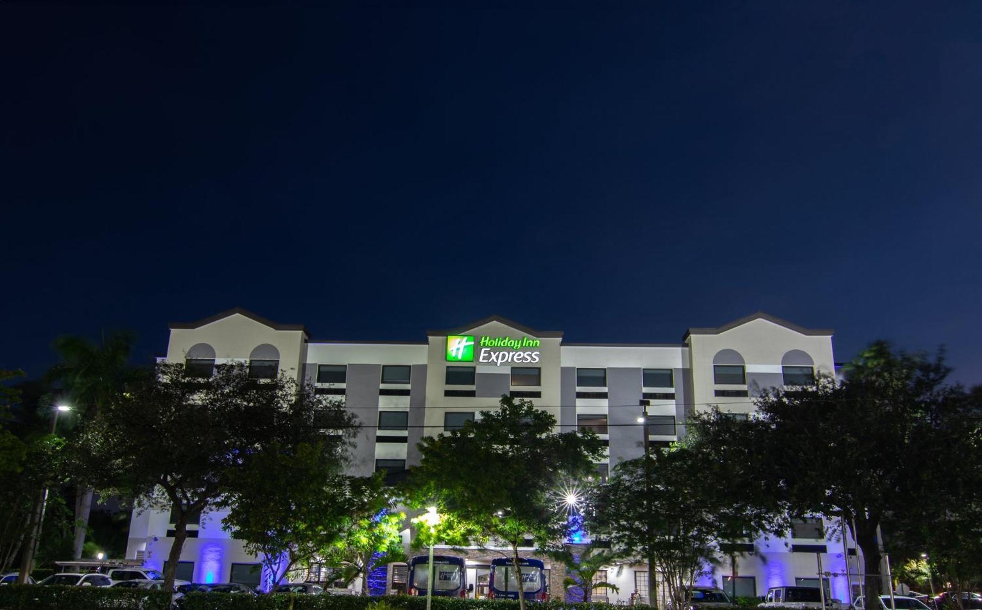 Holiday Inn Express And Suites Fort Lauderdale Airport West By Ihg Davie Exterior photo