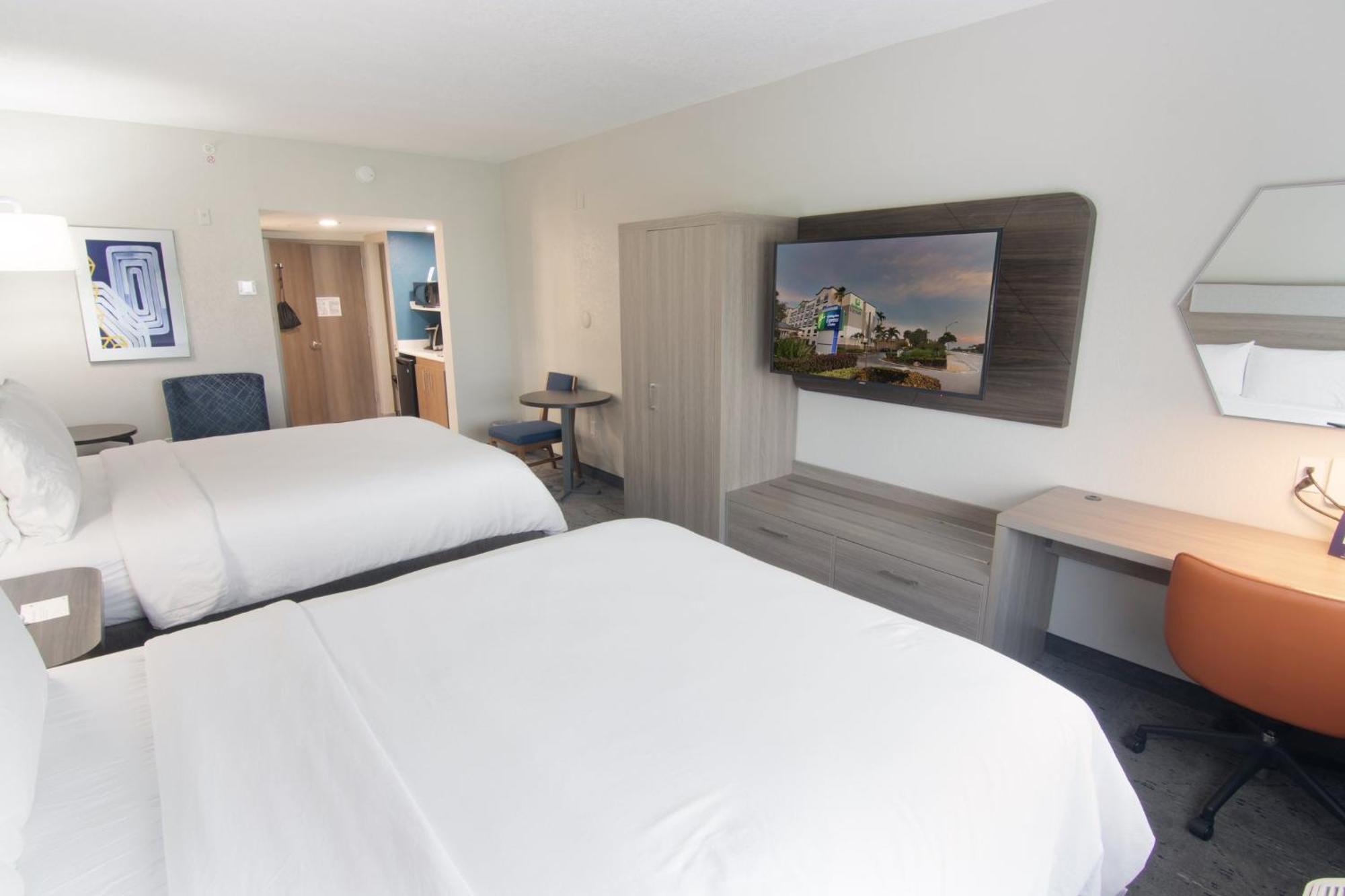 Holiday Inn Express And Suites Fort Lauderdale Airport West By Ihg Davie Exterior photo