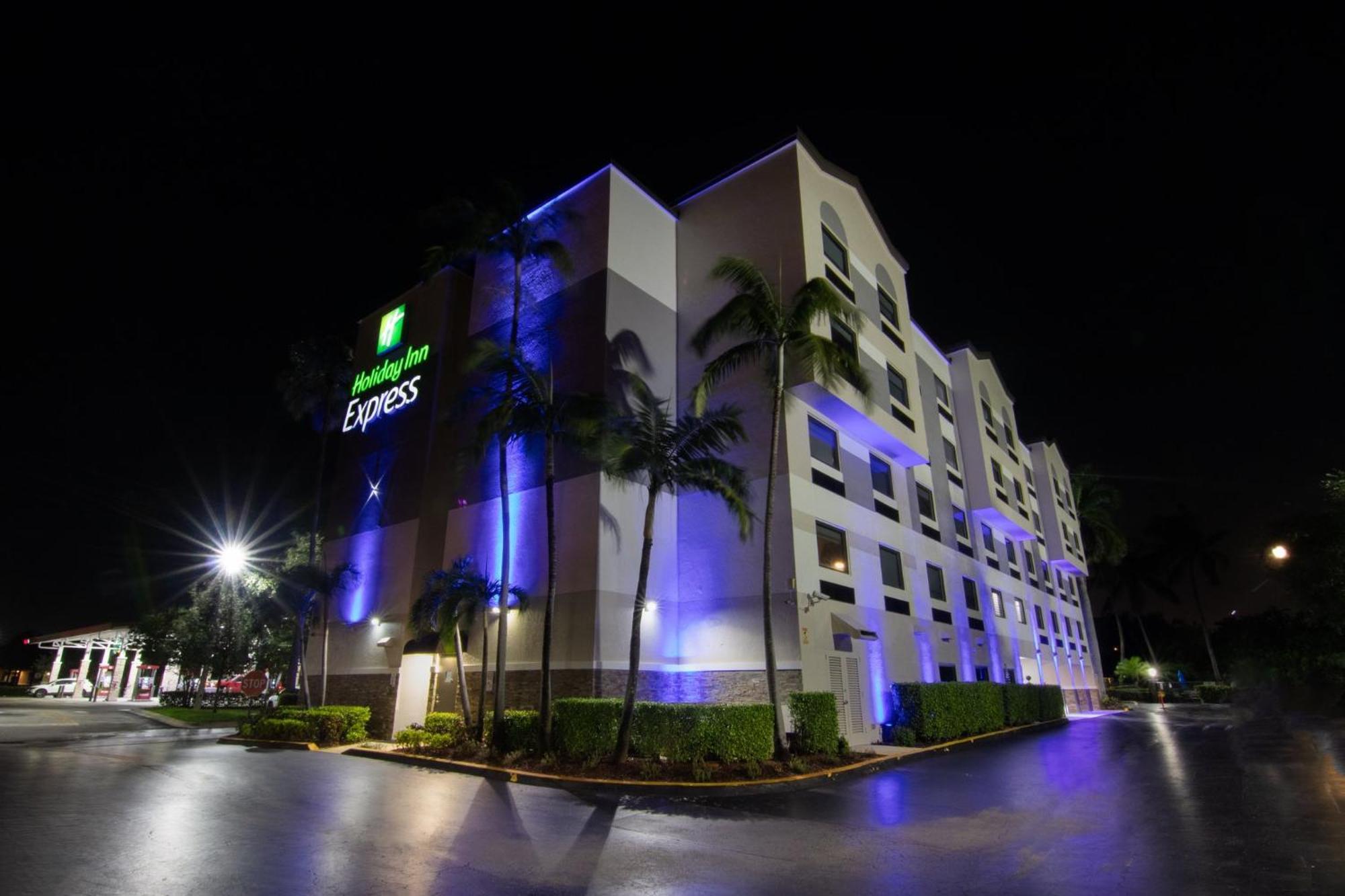 Holiday Inn Express And Suites Fort Lauderdale Airport West By Ihg Davie Exterior photo