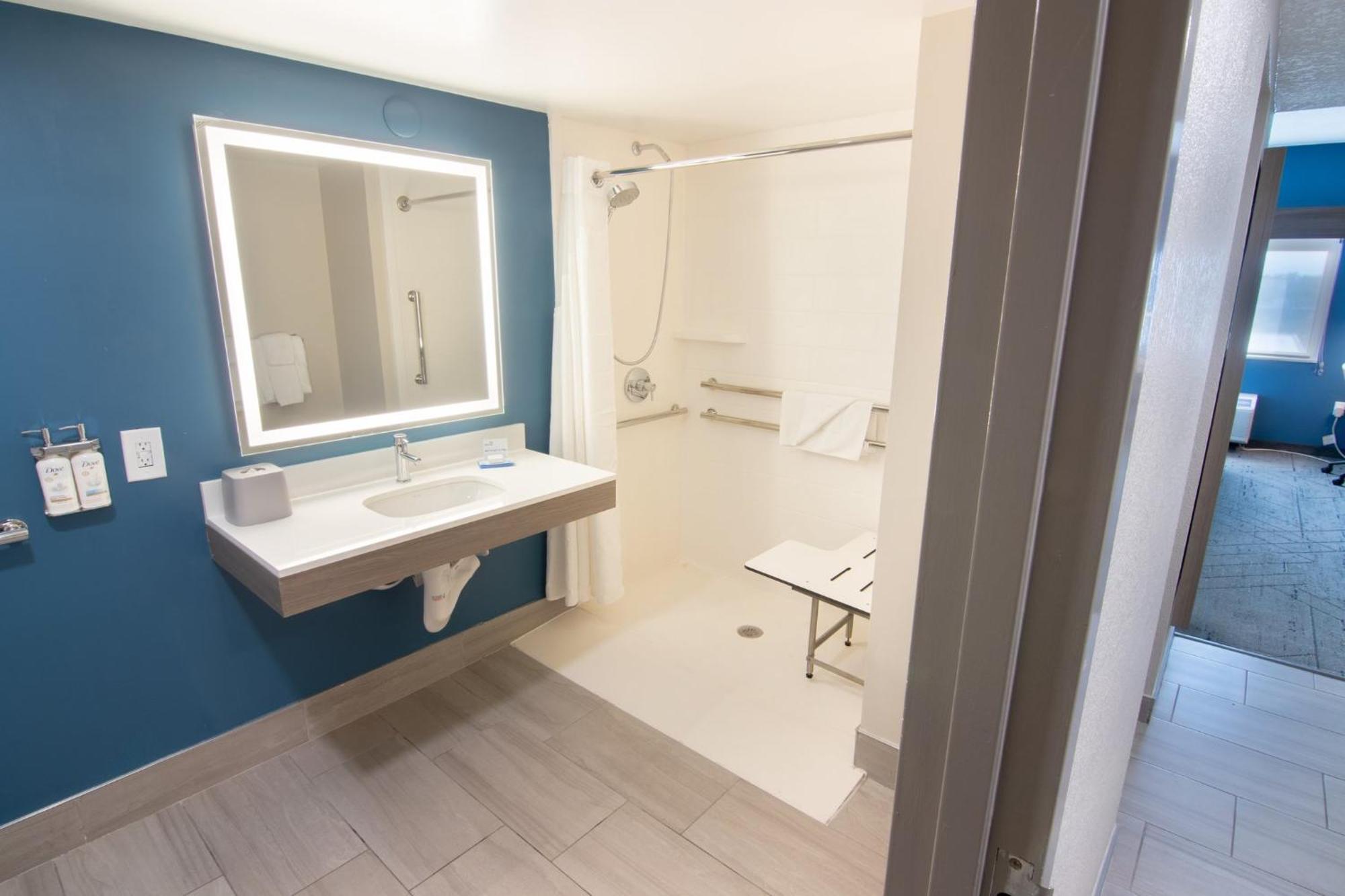 Holiday Inn Express And Suites Fort Lauderdale Airport West By Ihg Davie Exterior photo
