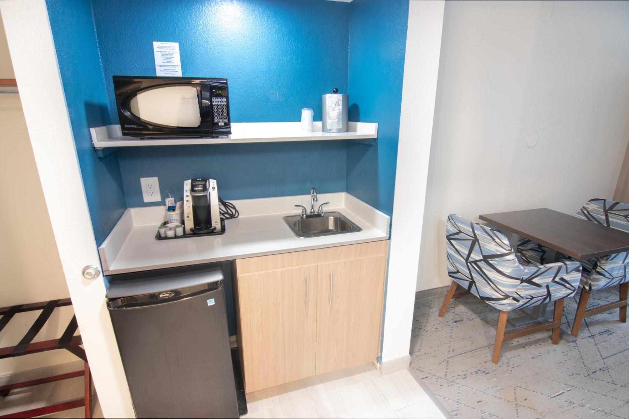 Holiday Inn Express And Suites Fort Lauderdale Airport West By Ihg Davie Exterior photo