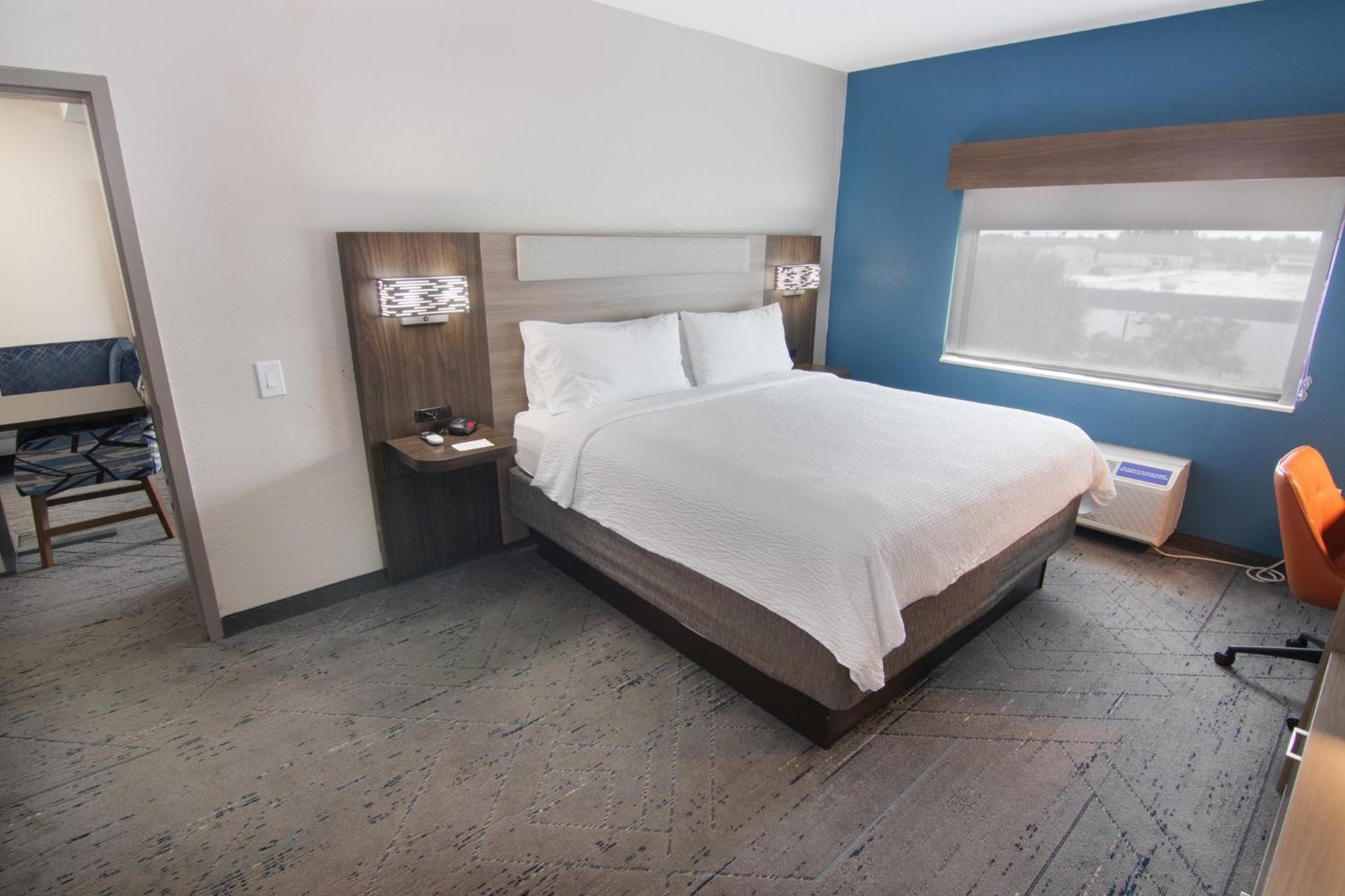 Holiday Inn Express And Suites Fort Lauderdale Airport West By Ihg Davie Exterior photo