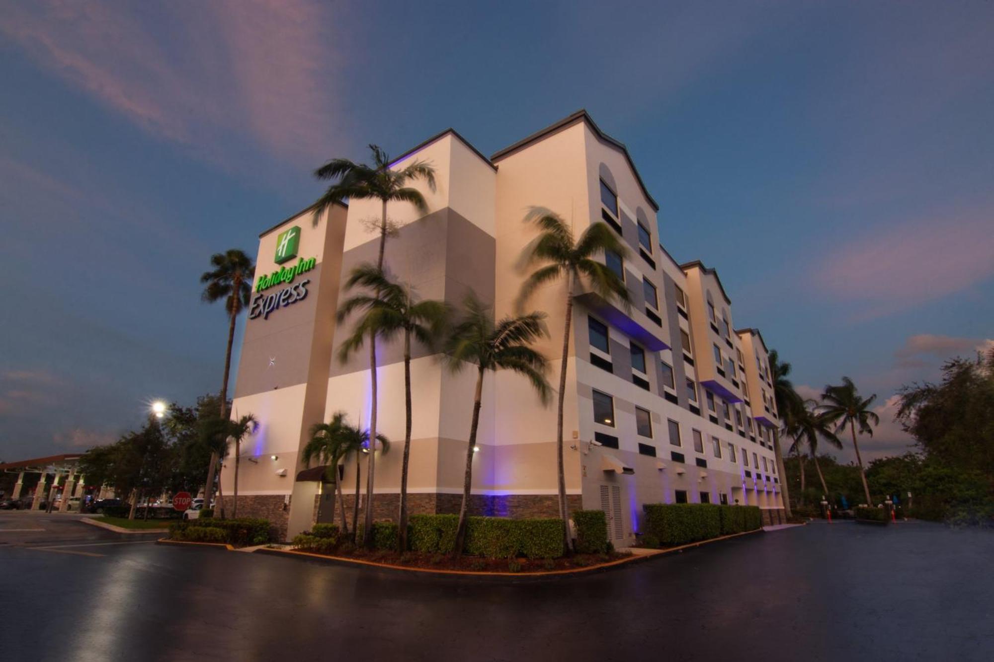 Holiday Inn Express And Suites Fort Lauderdale Airport West By Ihg Davie Exterior photo