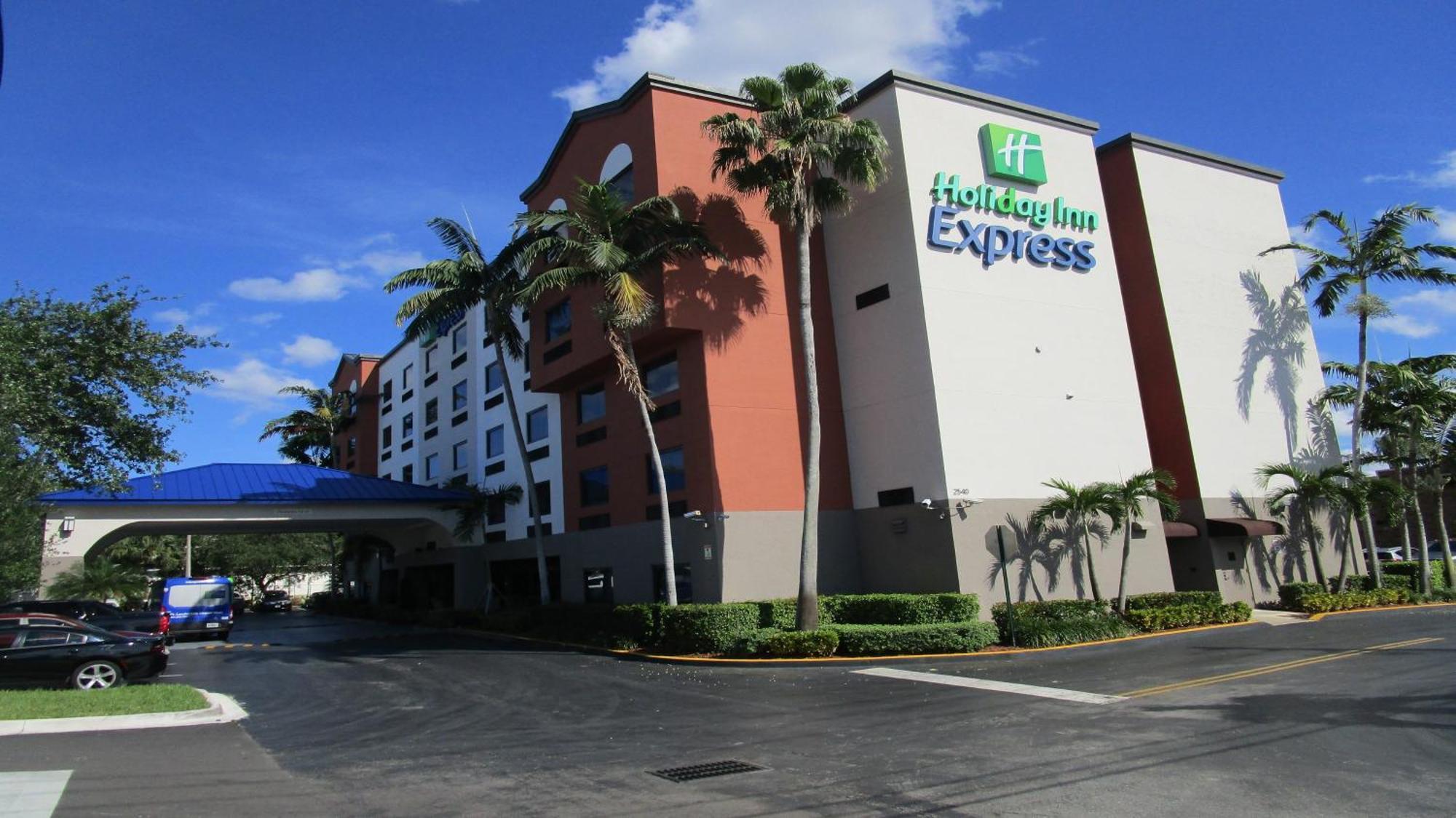 Holiday Inn Express And Suites Fort Lauderdale Airport West By Ihg Davie Exterior photo