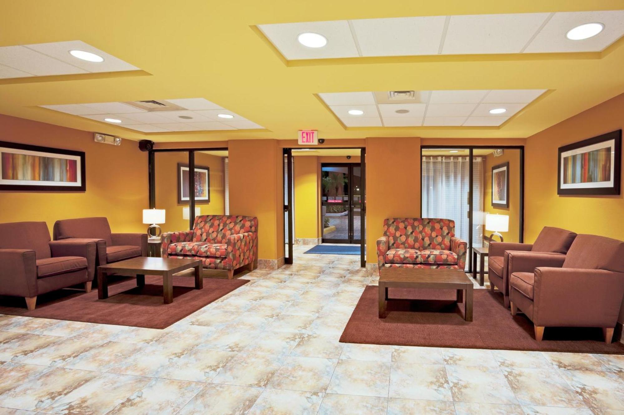 Holiday Inn Express And Suites Fort Lauderdale Airport West By Ihg Davie Exterior photo